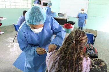 Jornada de vacunación anticovid en nueve circuitos del país
