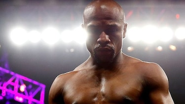 Expareja de Mayweather lo demanda por difamación