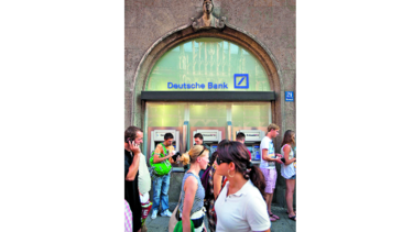 Deutsche Bank hace rotaciones
