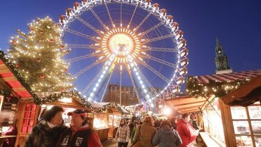 Golpe a un símbolo navideño