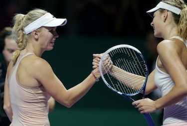 Sharapova cae ante Wozniacki en el arranque del Masters de Singapur