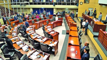 Asamblea prorroga temas polémicos