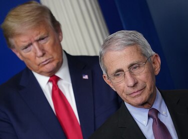 Donald Trump critica al doctor Anthony Fauci, experto en la Covid-19