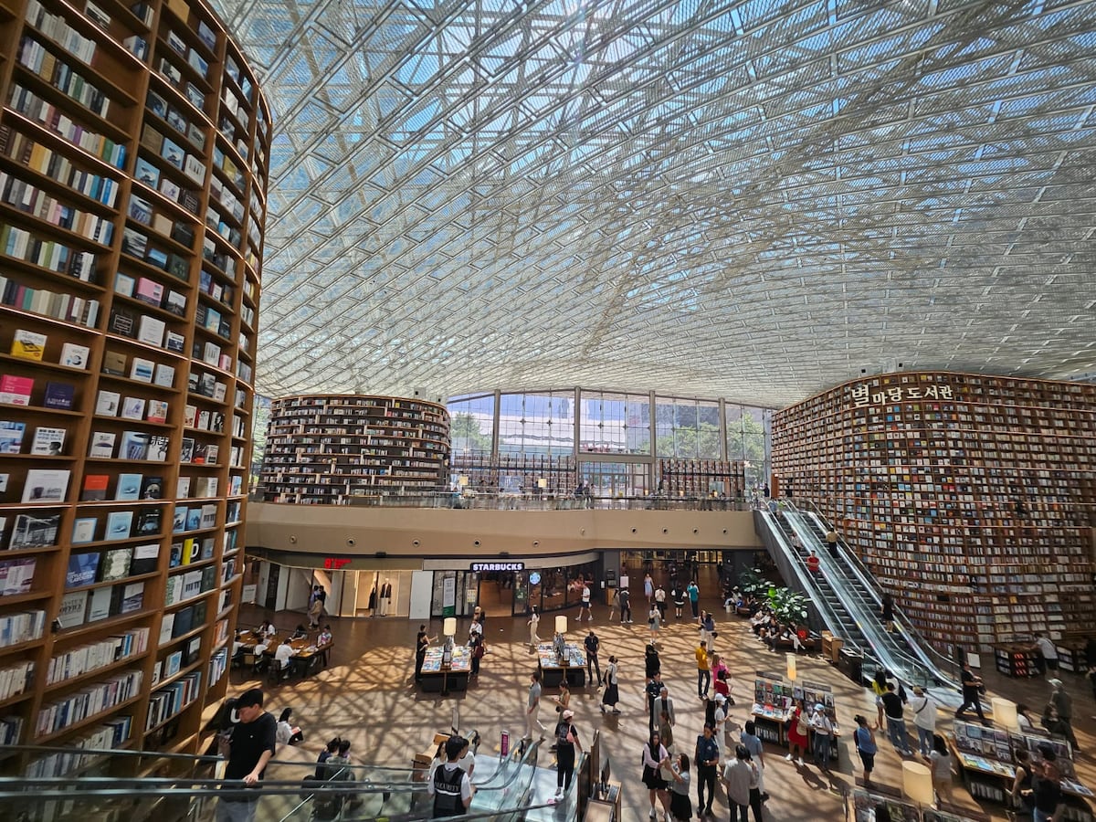 Starfield, la biblioteca de los 70 mil libros en Seúl