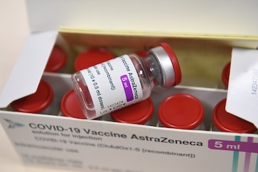 Francia solo usó el 25% de sus reservas de la vacuna contra la Covid-19 de la farmacéutica AstraZeneca