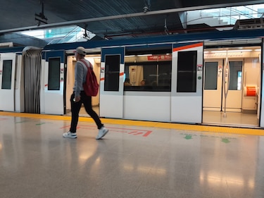 ‘No es mi intención incomodarles’: la frase que se repite en cada viaje en el Metro