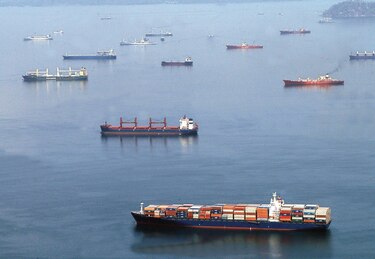 Barcos sienten golpe del virus