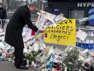 Francia: Cuatro sospechosos se enfrentan a cargos por ataques