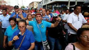 Meduca reconoce deuda con docentes