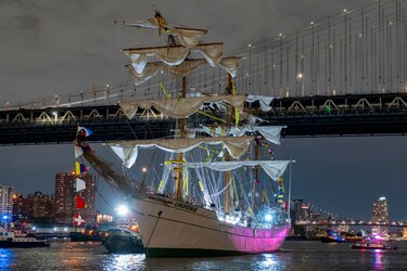 Marina de México garantiza investigaciones transparentes tras accidente del buque que chocó contra el puente de Brooklyn y  dejó dos personas fallecidas