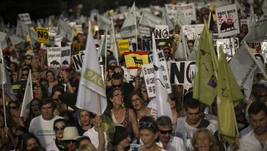 Miles de personas protestan en Madrid contra las corridas de toros