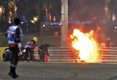 El francés Grosjean sale milagrosamente vivo en grave accidente en Baréin