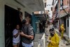 Medellín controla el virus con masiva, pero riesgosa recolección de datos