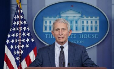 Anthony Fauci dejará su cargo de máximo asesor del presidente Biden sobre la covid-19