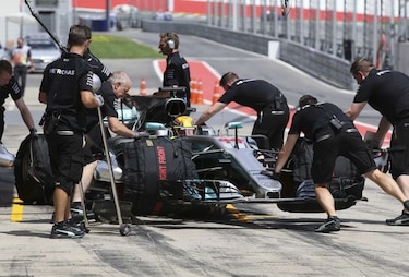 Hamilton lidera prácticas en Austria y muestra confianza