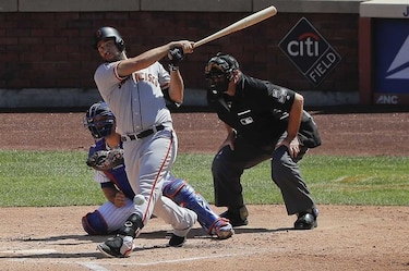 Bumgarner supera a deGrom y Gigantes vencen 3-1 a Mets