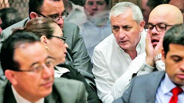 Detienen a exministros de Otto Pérez Molina