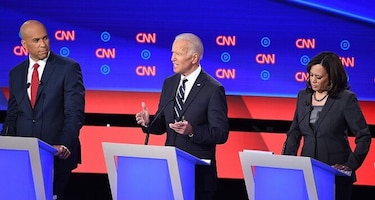 Todos contra el favorito Joe Biden en segundo debate demócrata en Detroit
