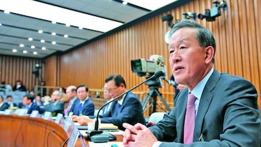 Magnates responden ante el Parlamento