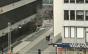 Varios heridos al arrollar una camioneta a peatones en Estocolmo