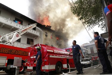 Incendio en Santa Ana deja a 17 personas damnificadas