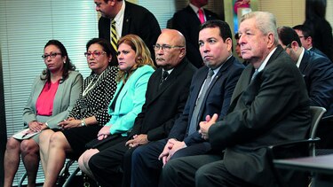 Comisión remite al pleno candidatos al TE