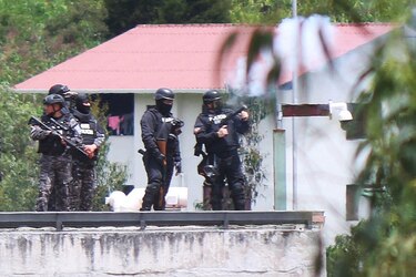 Enfrentamiento en una cárcel de Ecuador deja al menos 12 muertos