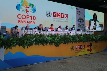Expertos en salud unen fuerzas en Panamá para lograr un futuro sin humo de tabaco