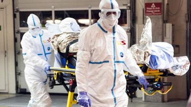 El descubridor del ébola predice que la crisis puede durar un año