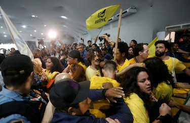 Manifestantes indígenas se enfrentan con la seguridad en la COP30