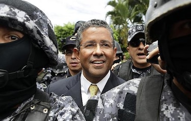 Fiscalía salvadoreña apela arresto domiciliar contra expresidente Flores