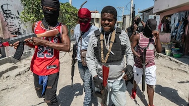 ¿Quién es BBQ, el expolicía que pasó a liderar pandillas en Haití?