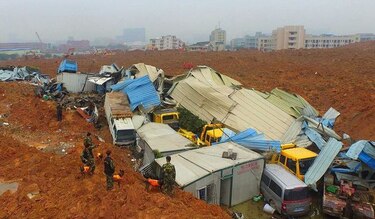 Continúa búsqueda de los 91 desaparecidos tras un alud en China