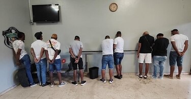 Detienen a 3 menores de edad y 7 adultos tras una riña en Albrook Mall