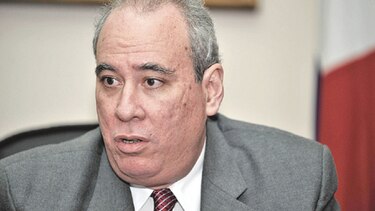 Atajan ‘gol’ a Ayú Prado