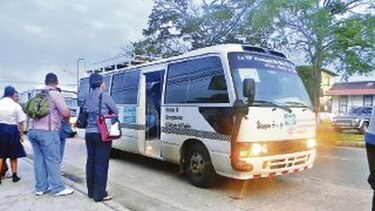 Transporte gratis brinda diputado chorrerano