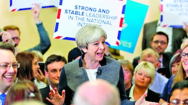 May y una elección sobre impuestos