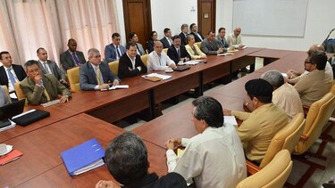 Generales colombianos y las FARC discuten fin del conflicto