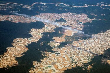 El oro sucio de la política peruana