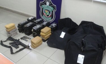 Decomisan 48 paquetes de supuesta cocaína en Herrera