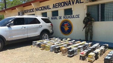 Se incautan 971 bultos de presunta droga en playa La Pacora