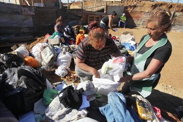 A 15 mil llegarían damnificados por incendio en ciudad chilena de Valparaíso