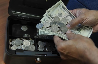 Más de 282 mil funcionarios reciben la primera partida del Décimo Tercer Mes 2026