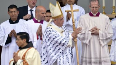Papa alerta sobre tentaciones sectarias y liderazgos únicos