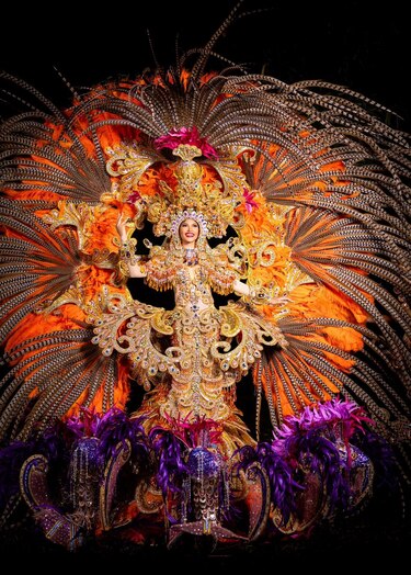 Tableños reciben el nuevo año con murga y fuegos artificiales