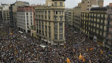 Huelga general en Cataluña tras la violencia policial contra el referendo