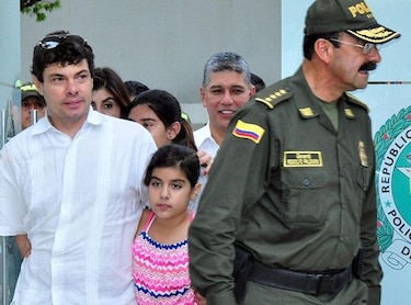 Liberan en una carretera a niña secuestrada en el noreste de Colombia
