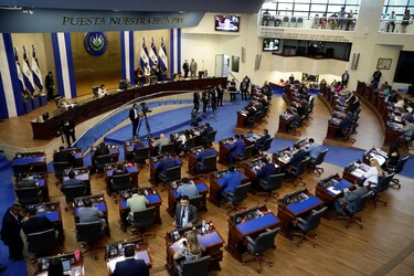 El Congreso de El Salvador ratifica una reforma para cambios exprés a la Constitución