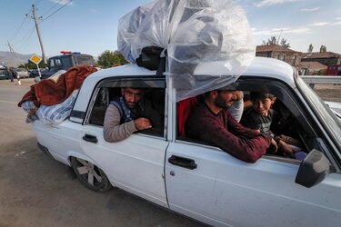 ACNUR cifra en más de 100 mil los desplazados de Nagorno Karabaj, más del 70% de la población