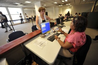 Gobierno ordena cierre de oficinas públicas a las 2:00 p.m. el próximo 2 de noviembre